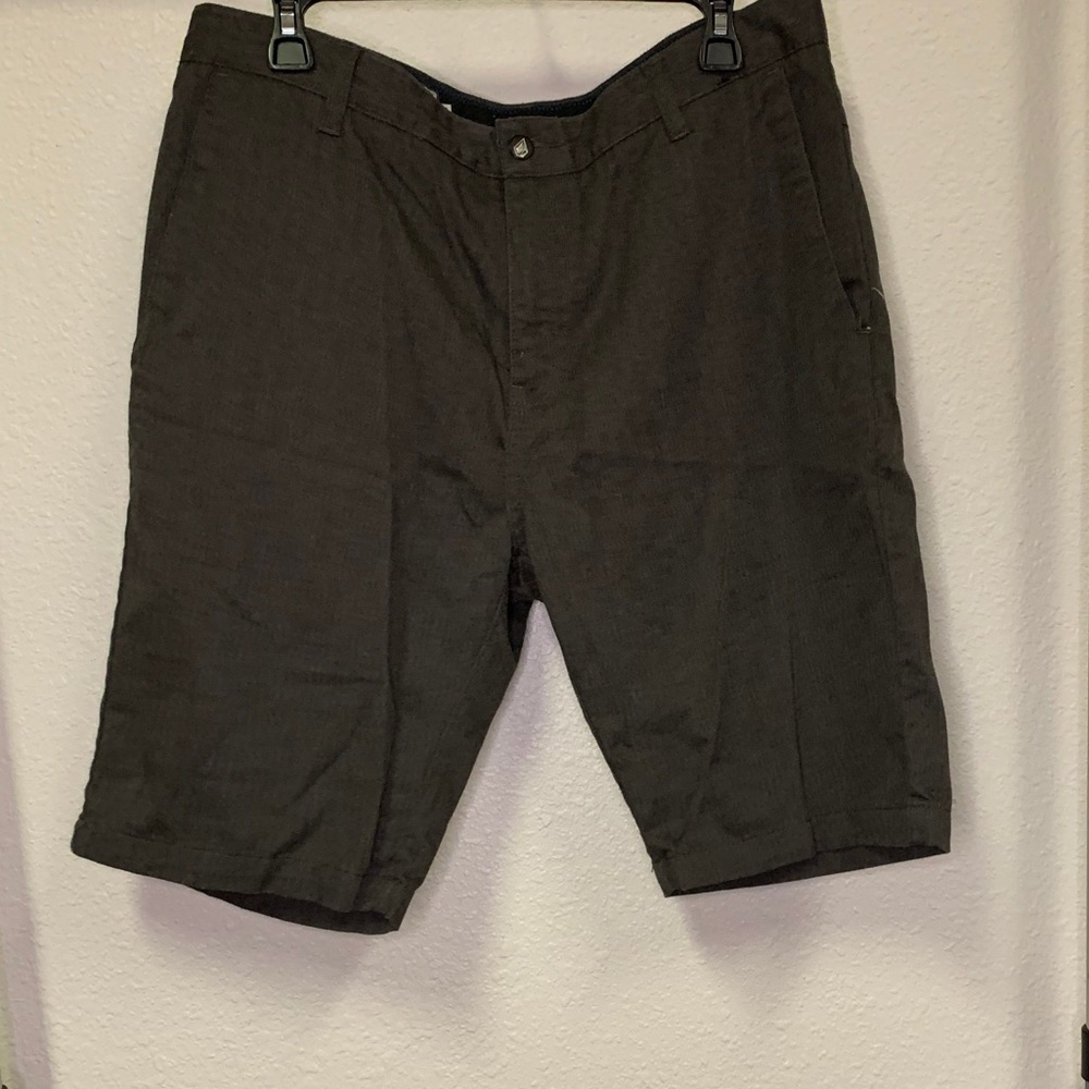 Volcom waist 34 shorts